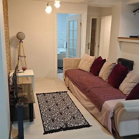 Peaceful Comfortable Clear Center Familyhouse