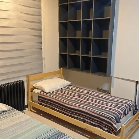 Peaceful Comfortable Clear Center Familyhouse דירה *