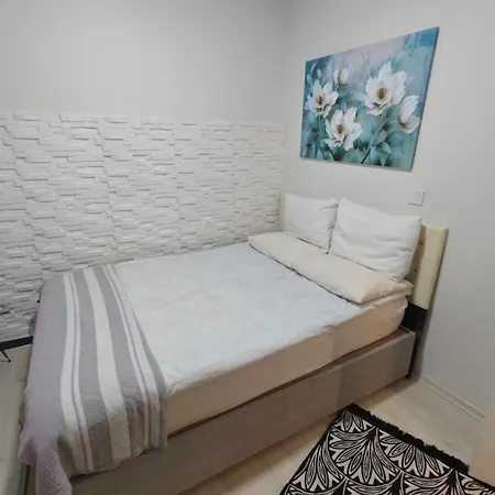 Peaceful Comfortable Clear Center Familyhouse