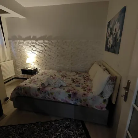 Peaceful Comfortable Clear Center Familyhouse *